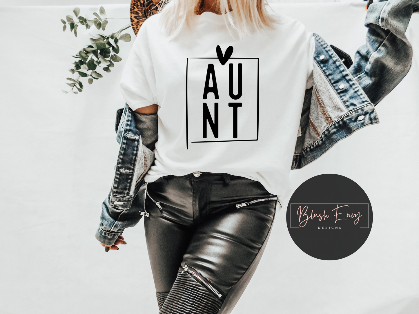 Aunt Graphic T-Shirt